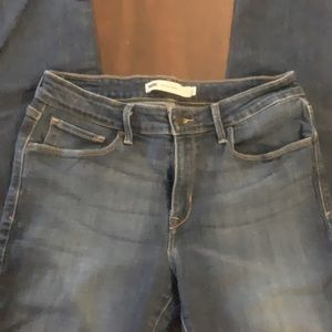Levi’s mid rise skinny size 10 M